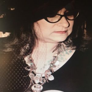 Meet your Posher, Laurey